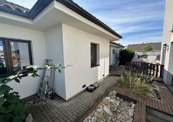 ,,ZNÍŽENÁ CENA ,,NA PREDAJ Luxusný rodinný dom