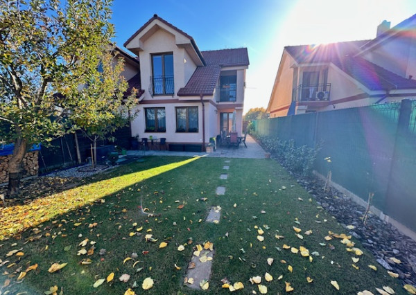 Vianočný bonus pre kupujúceho Moderný 4-izbový rodinný dom s garážou