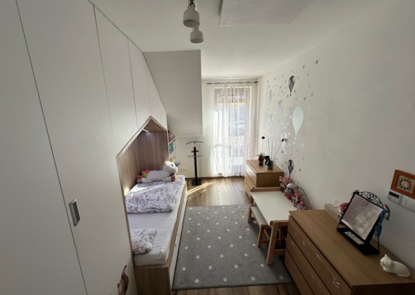 Vianočný bonus pre kupujúceho Moderný 4-izbový rodinný dom s garážou