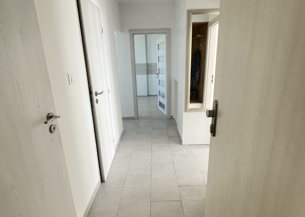 KOMPLETNE PREROBENÝ 3- izbový byt, Hlohovec