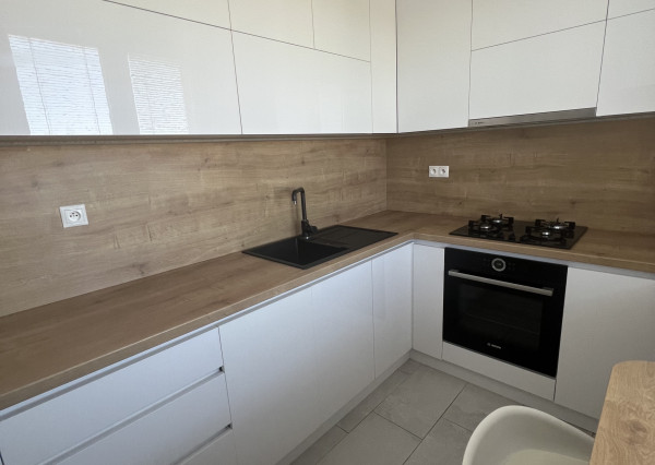 KOMPLETNE PREROBENÝ 3- izbový byt, Hlohovec