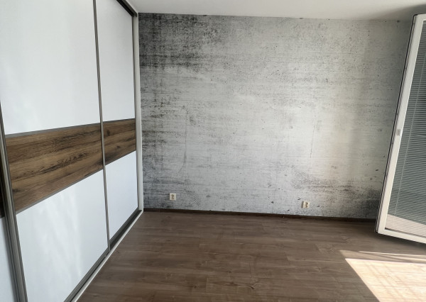 KOMPLETNE PREROBENÝ 3- izbový byt, Hlohovec