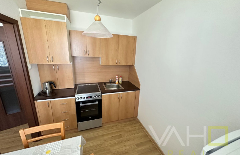VAHOreal* KOMPLETNE PREROBENÝ a čiastočne zariadený 1 izb. byt o rozlohe 30m2, Hlboká ul., Trnava