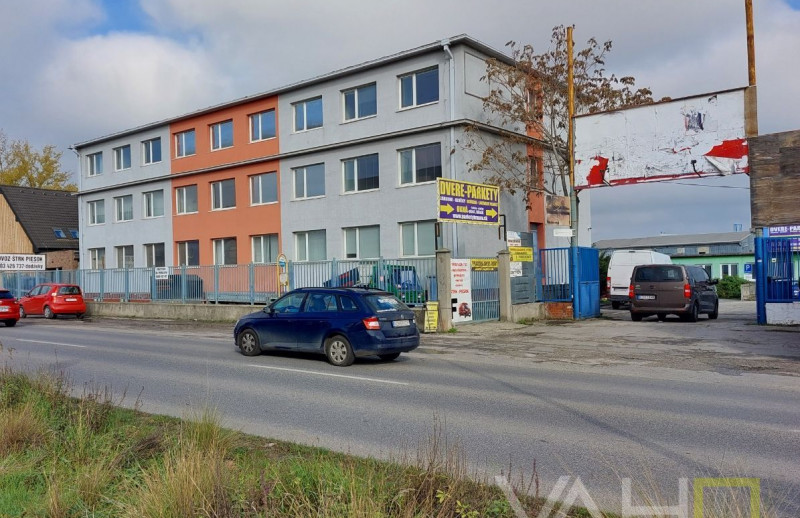 VAHOreal* Prenájom kancelárskych priestorov, parkovanie v areáli, Trstínska ul., Trnava