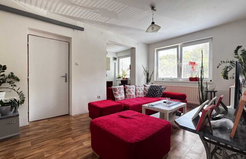 3‑izbový byt (85 m²) s garážou a loggiou v  obci Hrádok