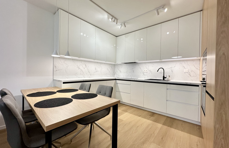 PRENÁJOM – 2-izbový štýlový byt v Rezidencii Hviezdoslavova, centrum Trnavy