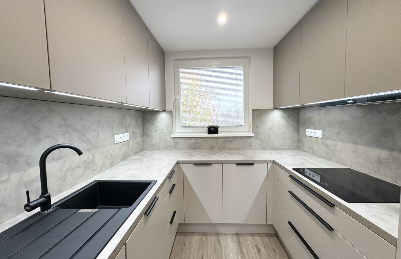 NA PREDAJ: Štýlový, kompletne zrekonštruovaný 3-izbový byt na ulici Vladimíra Clementisa – Trnava