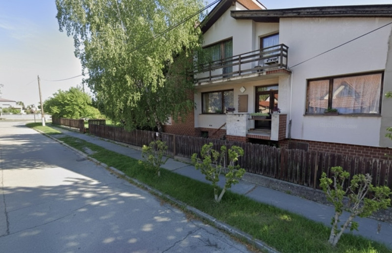 🔑 TOP PONUKA: NA PREDAJ! Obrovský Rodinný Dom so 100% Potenciálom v Seredi!