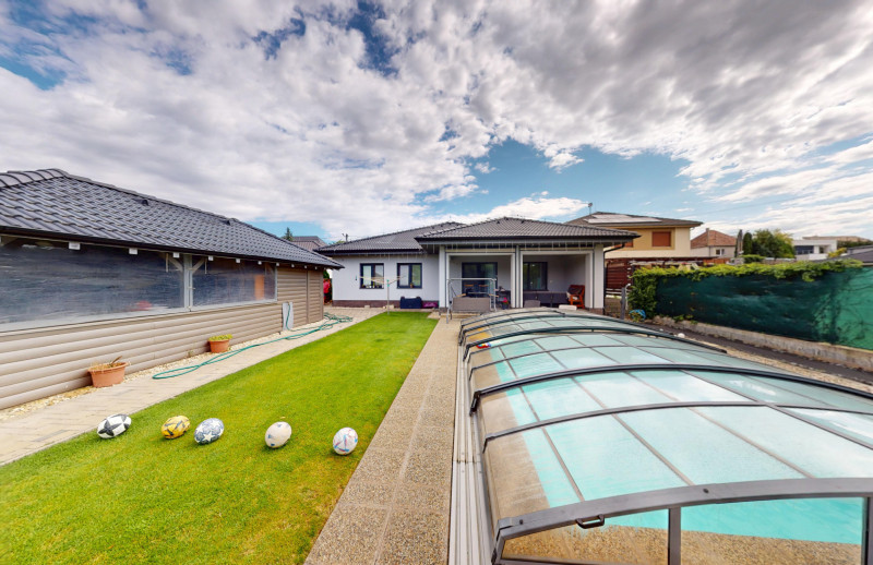 LUXUSNÉ BÝVANIE v Malženiciach pri Trnave – komfort, bazén, pohoda