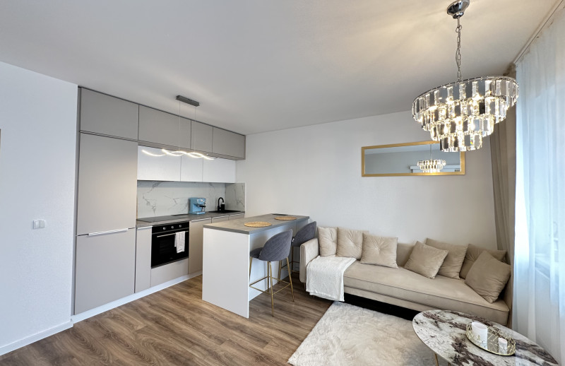 NA PRENÁJOM - Elegantný 2 izbový byt s parkovacím miestom, Opoj