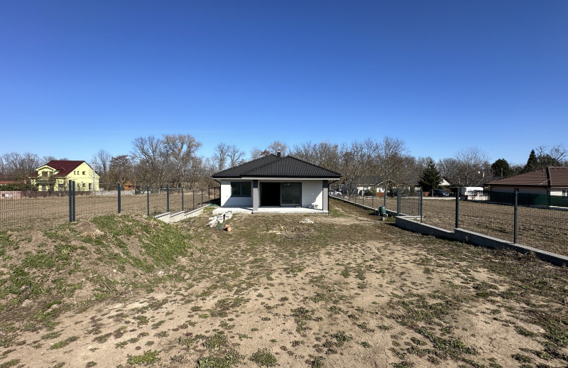 NOVOSTAVBA 5-IZBOVÉHO RODINNÉHO DOMU ČASŤ JARNÁ – 2 676 m² POZEMOK– CÍFER,