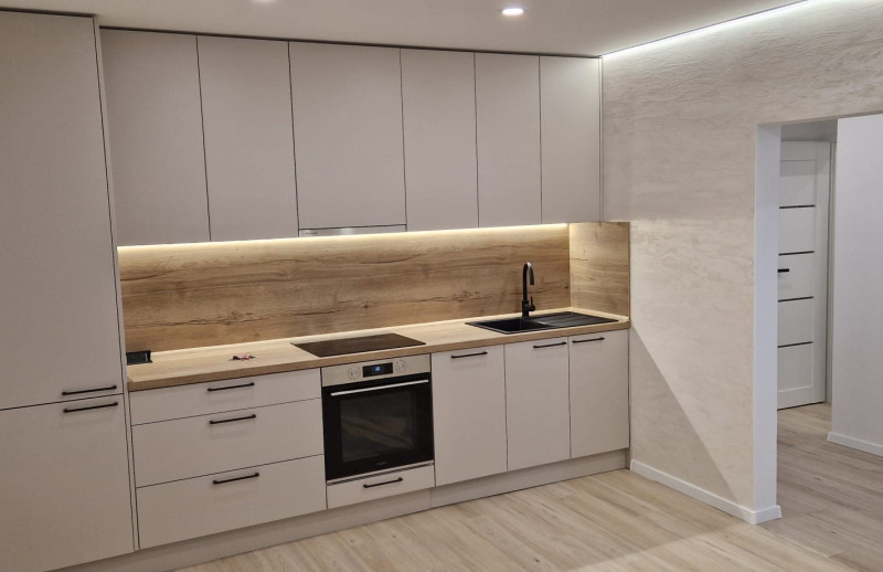 Na predaj 3.izb. byt, 64,5m2 + GARÁŽ vo dvore, kompletná rekonštrukcia