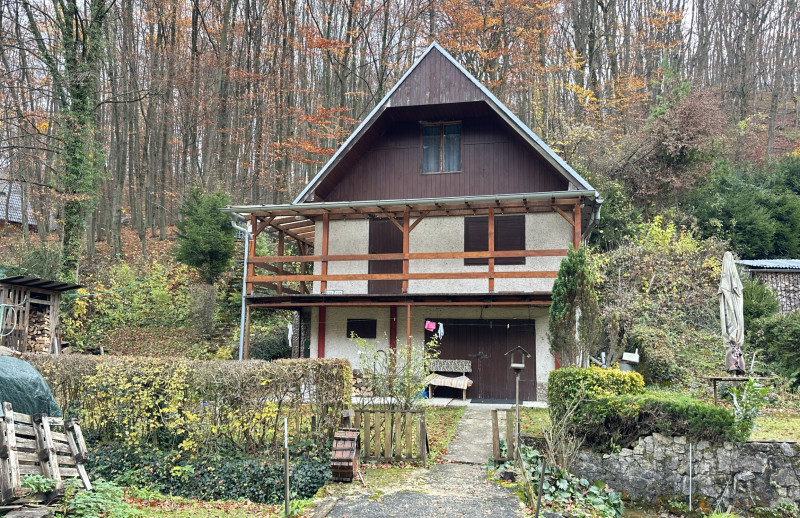 REKREAČNÁ CHATA NA PREDAJ, úžitková plocha 90m2, vlastný pozemok 600m2, celoročne obývateľná, BUKOVÁ, Sokolské chaty, TREBA VIDIEŤ!!!