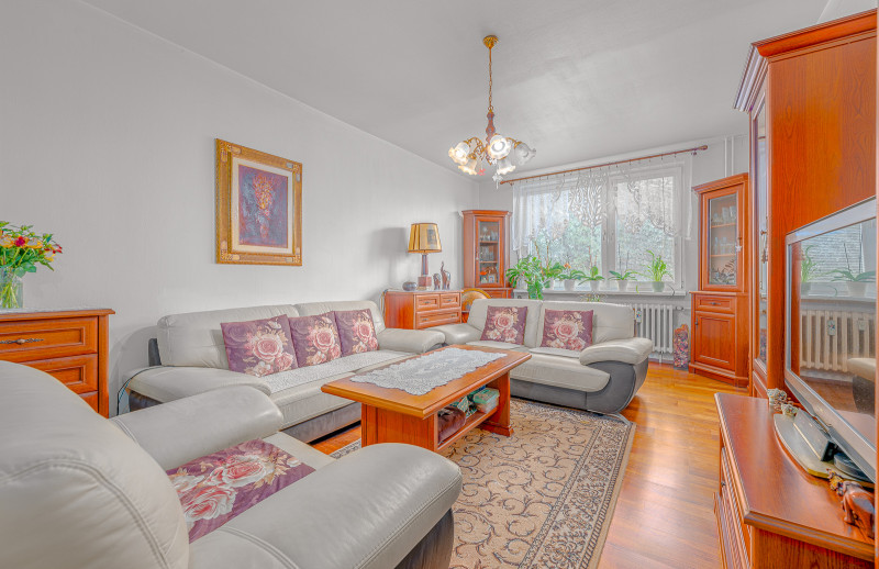 Piešťany veľký  3i byt, výmera až 84m2, balkón, + 20m2 pivnica, tichá lok. plná zelene, .