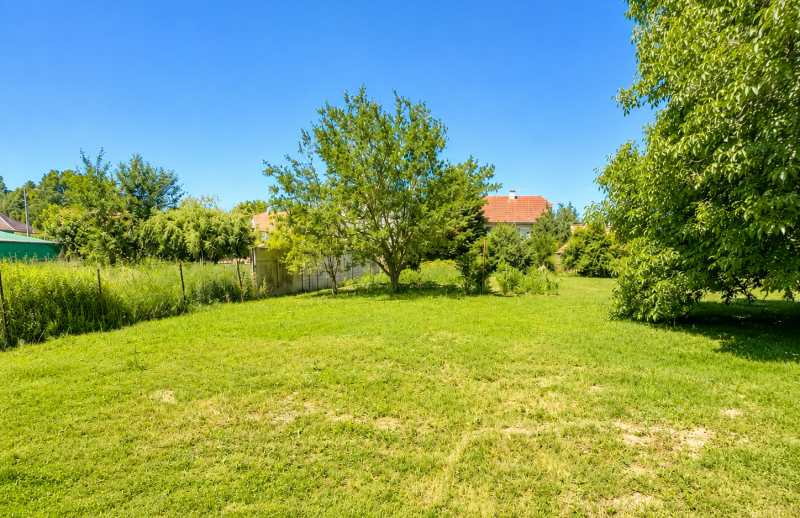 PREDAJ Rodinný dom s veľkým pozemkom v obci Štefanov – ideálny na bývanie aj rekonštrukciu