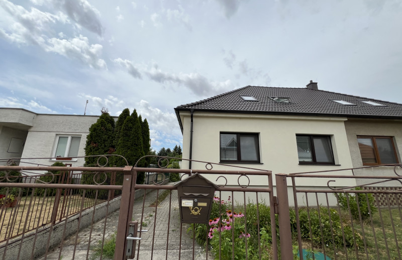 Exkluzívna ponuka: rekonštruovaný 5‑izbový dom s garážou a terasou