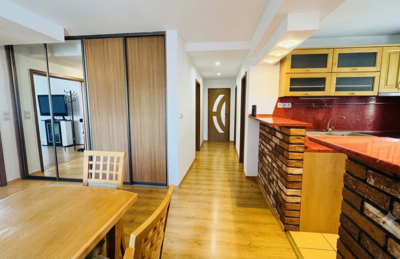 Na prenájom: 4-izbový byt (100 m²) s dvoma loggiami na Vajanského ulici v Trnave