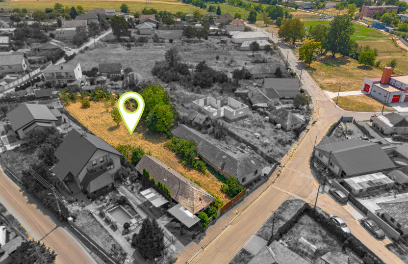Stavebný pozemok 1 129 m² so starším domom – Svätoplukovo