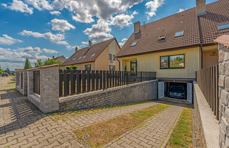 5-izbový rodinný dom 180 m² | pozemok 587 m², garáž a veľká povala | Bzince pod Javorinou