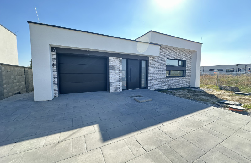 Moderná novostavba RD, pozemok 600m2, zastavaná plocha 179m2, garáž
