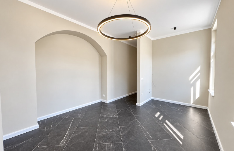 LUXUSNÝ PRENÁJOM KANCELÁRSKYCH PRIESTOROV – TRNAVA, NÁMESTIE SNP