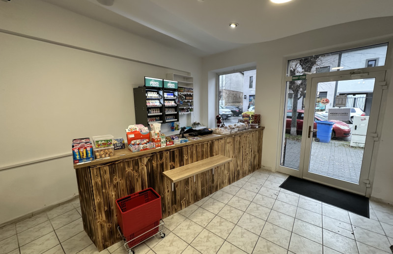 ODSTÚPENIE PREVÁDZKY | Kompletne vybavené potraviny v centre Trnavy