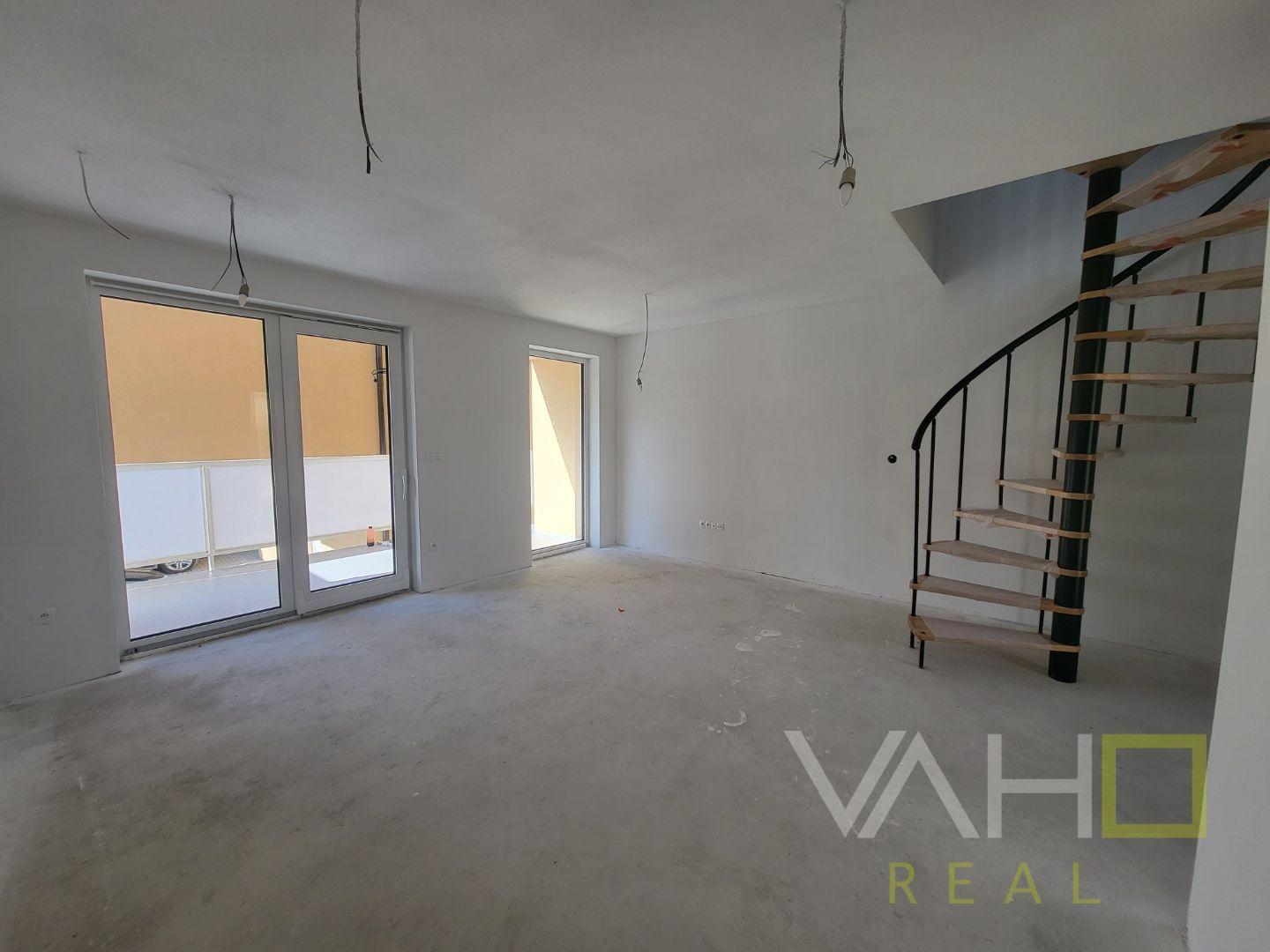 VAHOreal* NOVA CENA!!! NOVOSTAVBA!! MEZONETOVÝ 3 izb. BYT, len 2km od mesta Piešťany