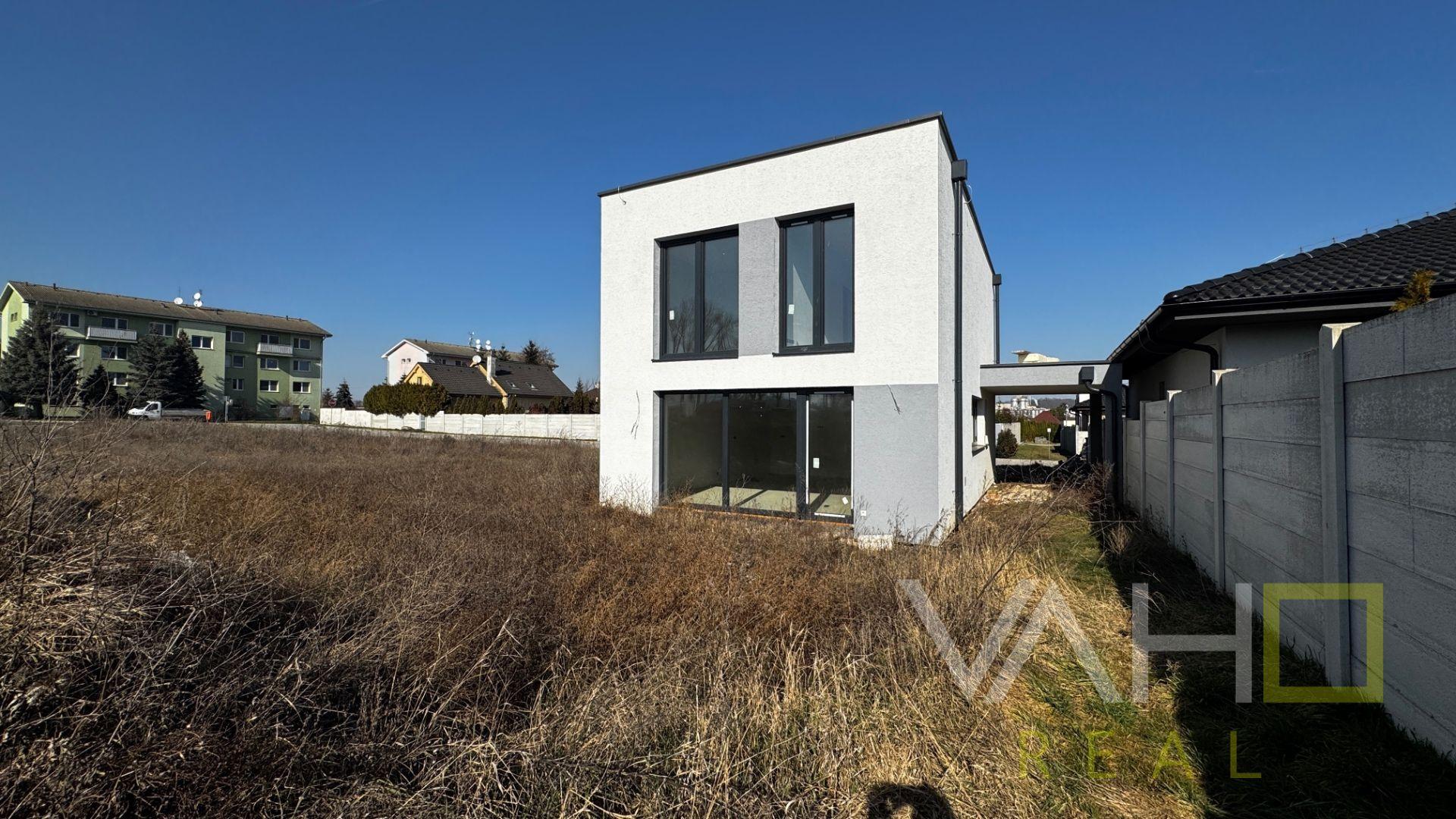 Predaj moderného 4-izbového rodinného domu v Bolerázi