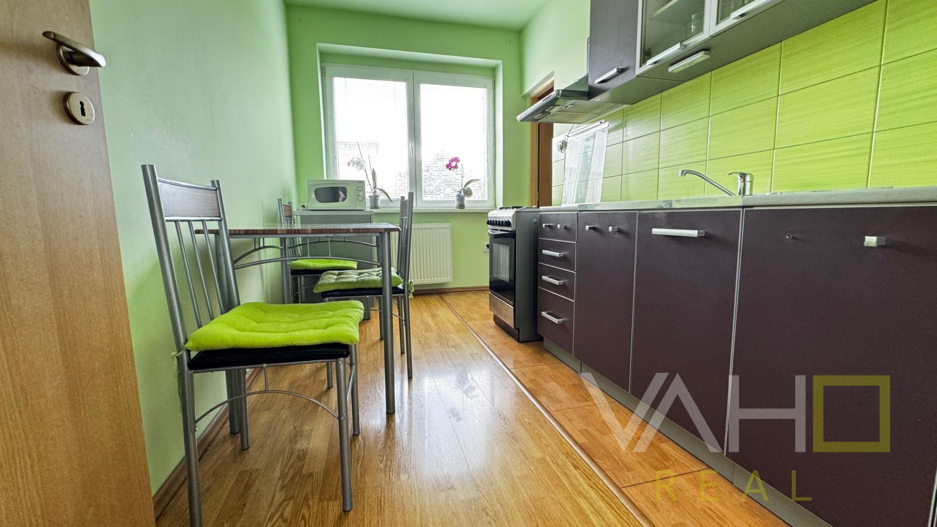 ZĽAVA 20 000 €! Dvojgeneračný rodinný dom v centre Majcichova – bývanie aj investičná príležitosť