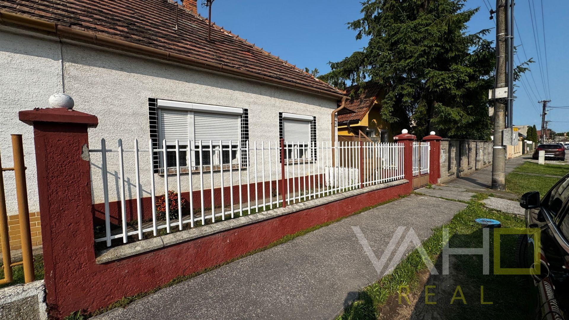 Rodinný dom s potenciálom v srdci obce Cífer