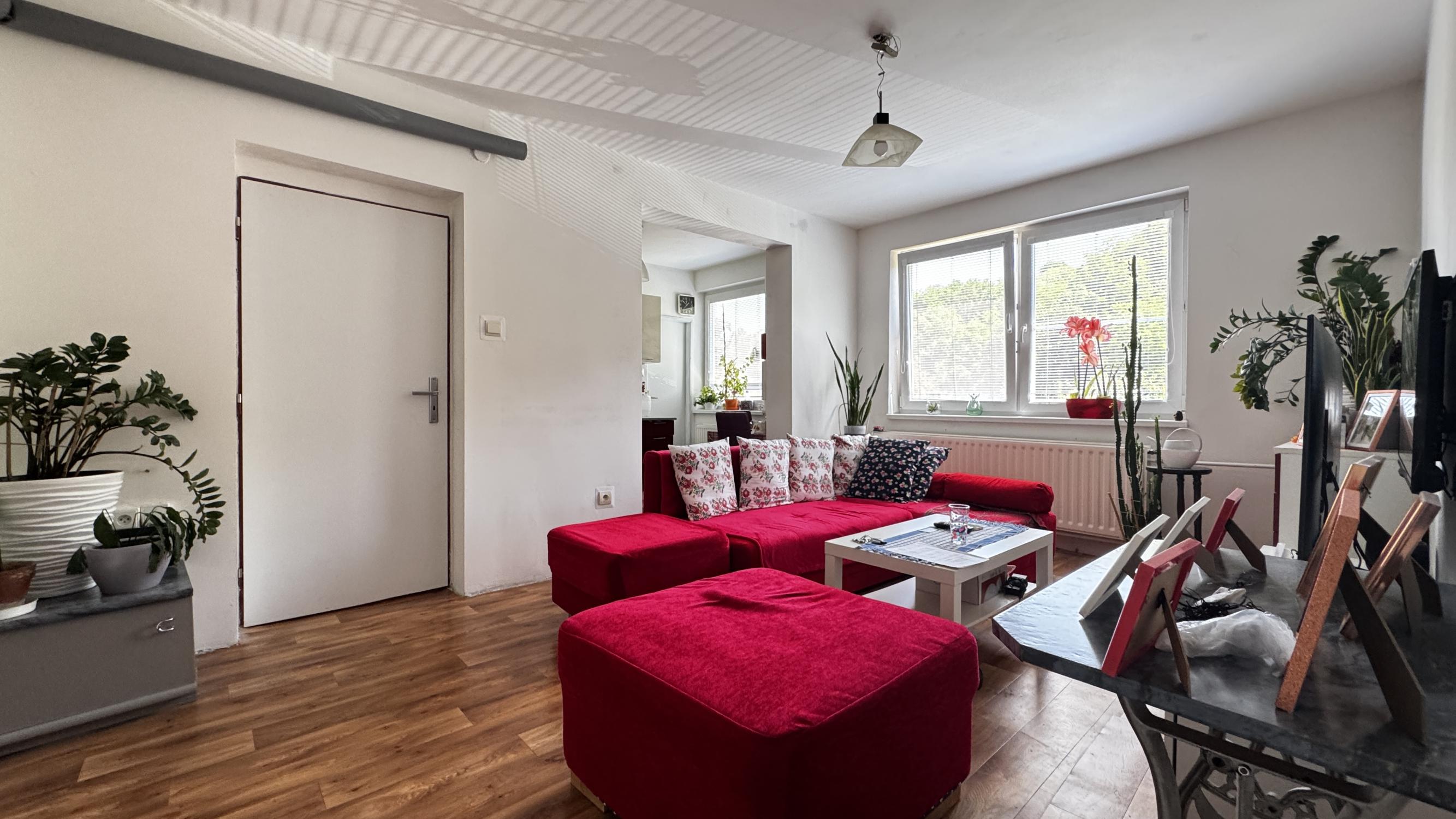 REZERVOVANÉ!!! 3‑izbový byt (85 m²) s garážou a loggiou v  obci Hrádok