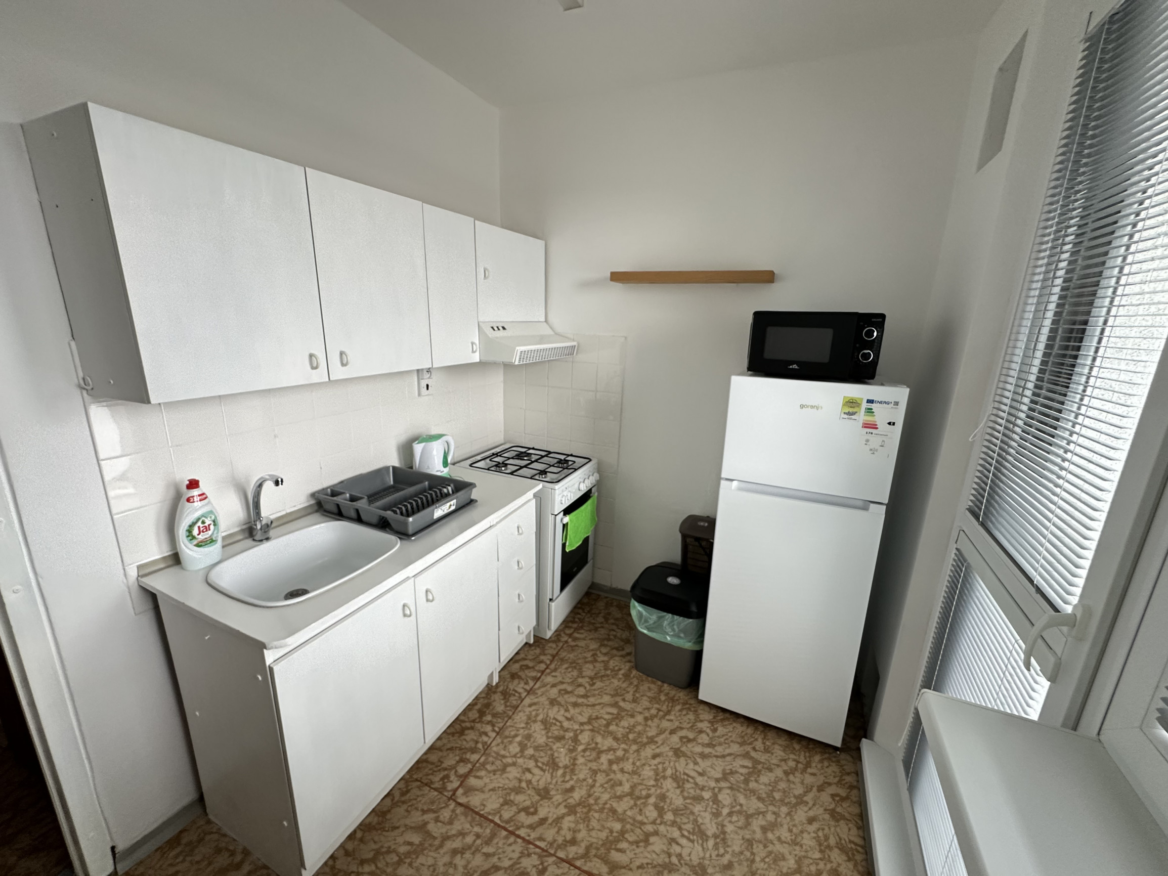 Prenájom 1-izbového bytu s loggiou – Na Hlinách, Trnava