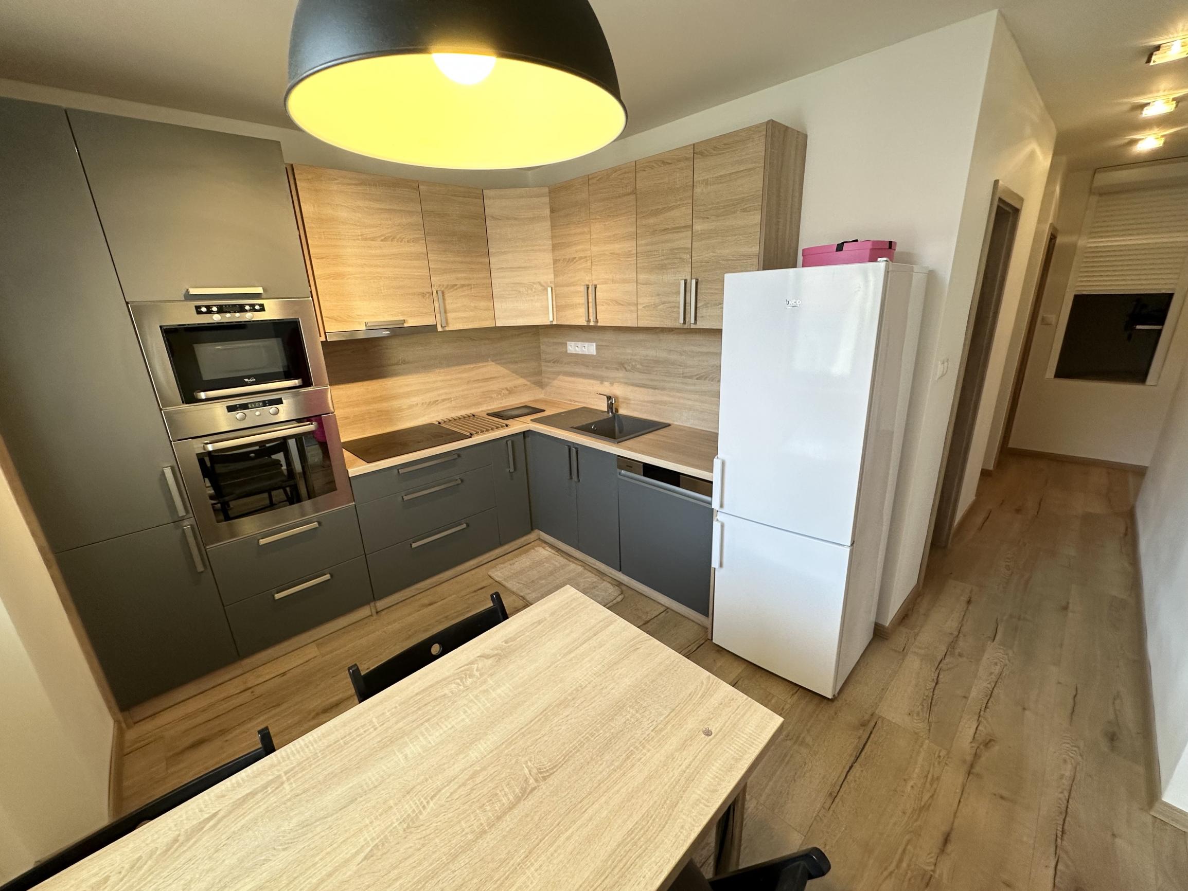 ✨ PRENÁJOM – 2-izbový byt priamo v centre Trnavy s parkovaním ✨