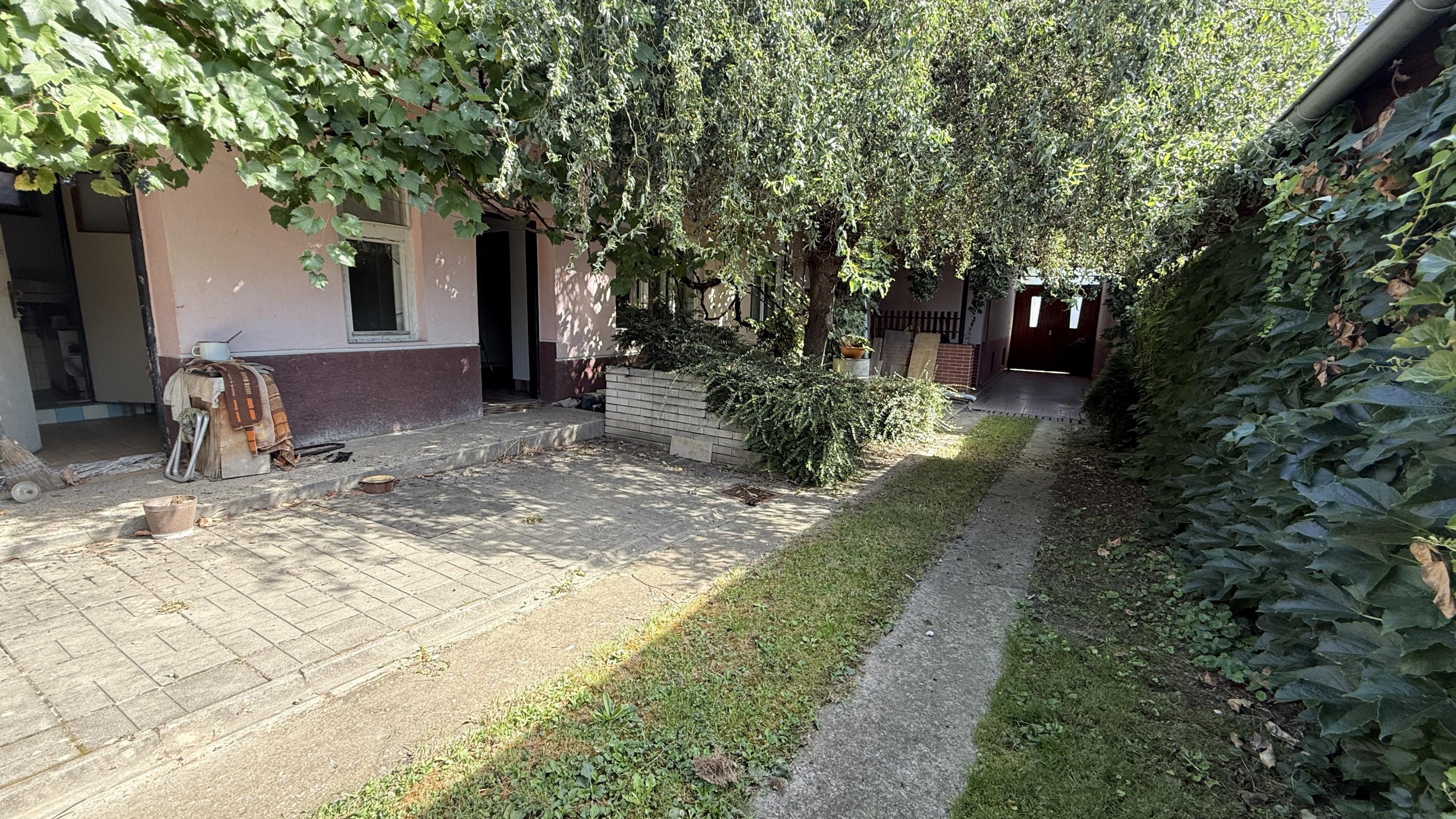 🏡PREDANÉ !!! Rodinný dom s veľkým pozemkom v obci Kátlovce