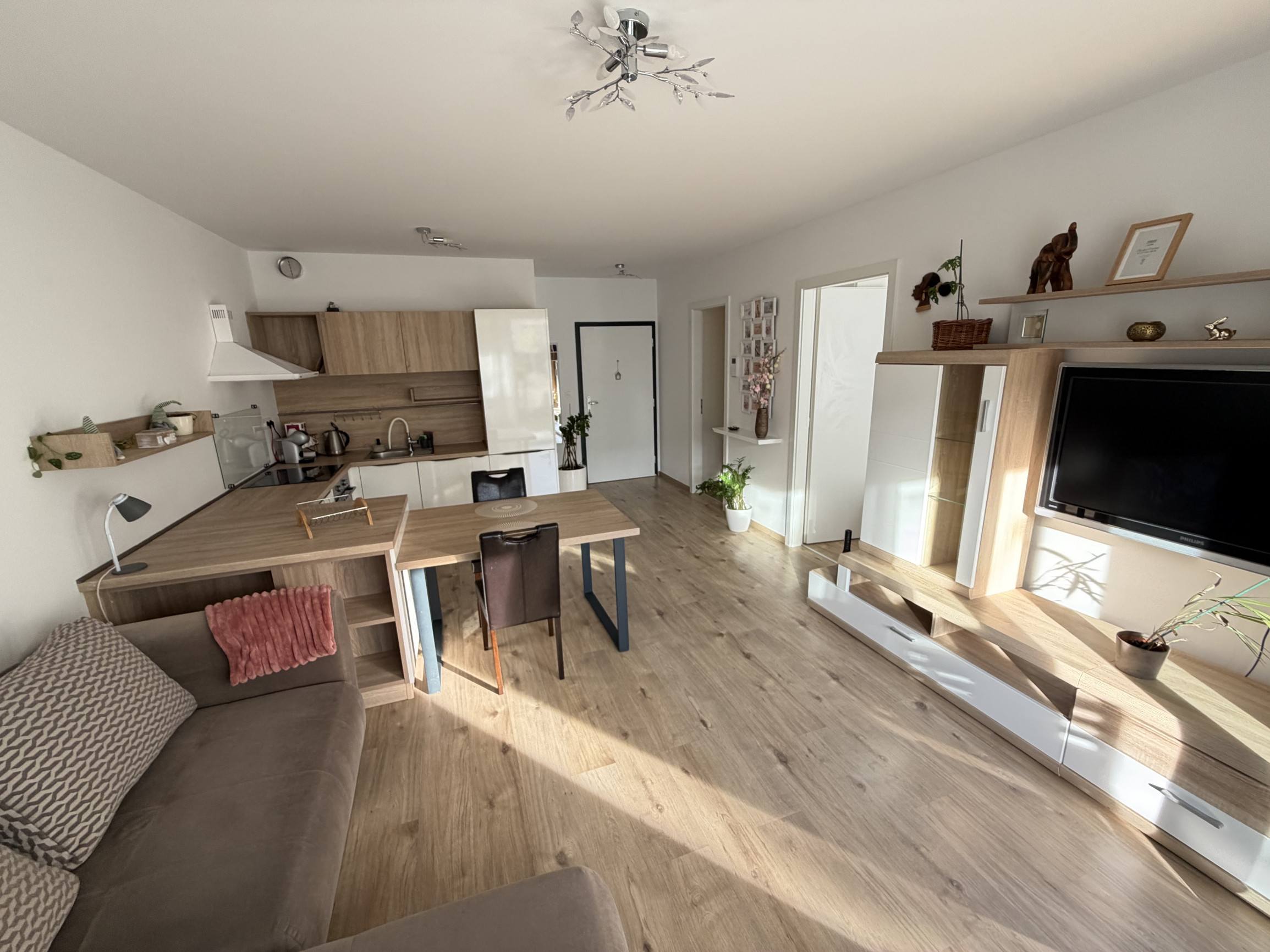 Na prenájom moderný 2-izbový byt s vlastnou predzáhradkou a terasou – Arboria, Trnava