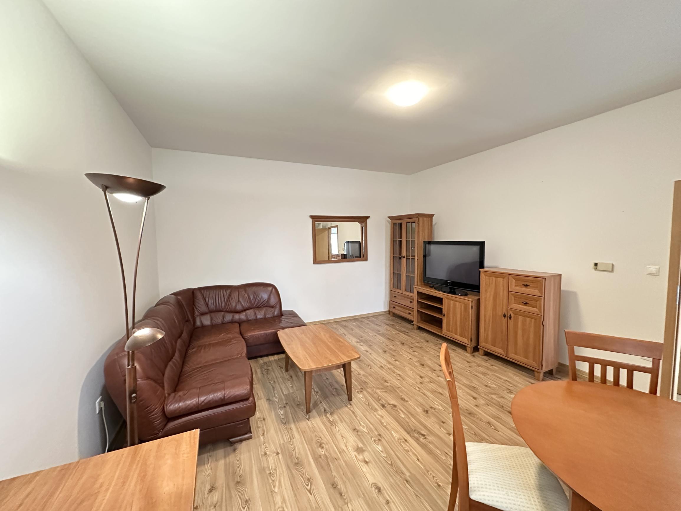 🏡 Prenájom útulného 2-izbového bytu v centre Trnavy – ul. Andreja Žarnova