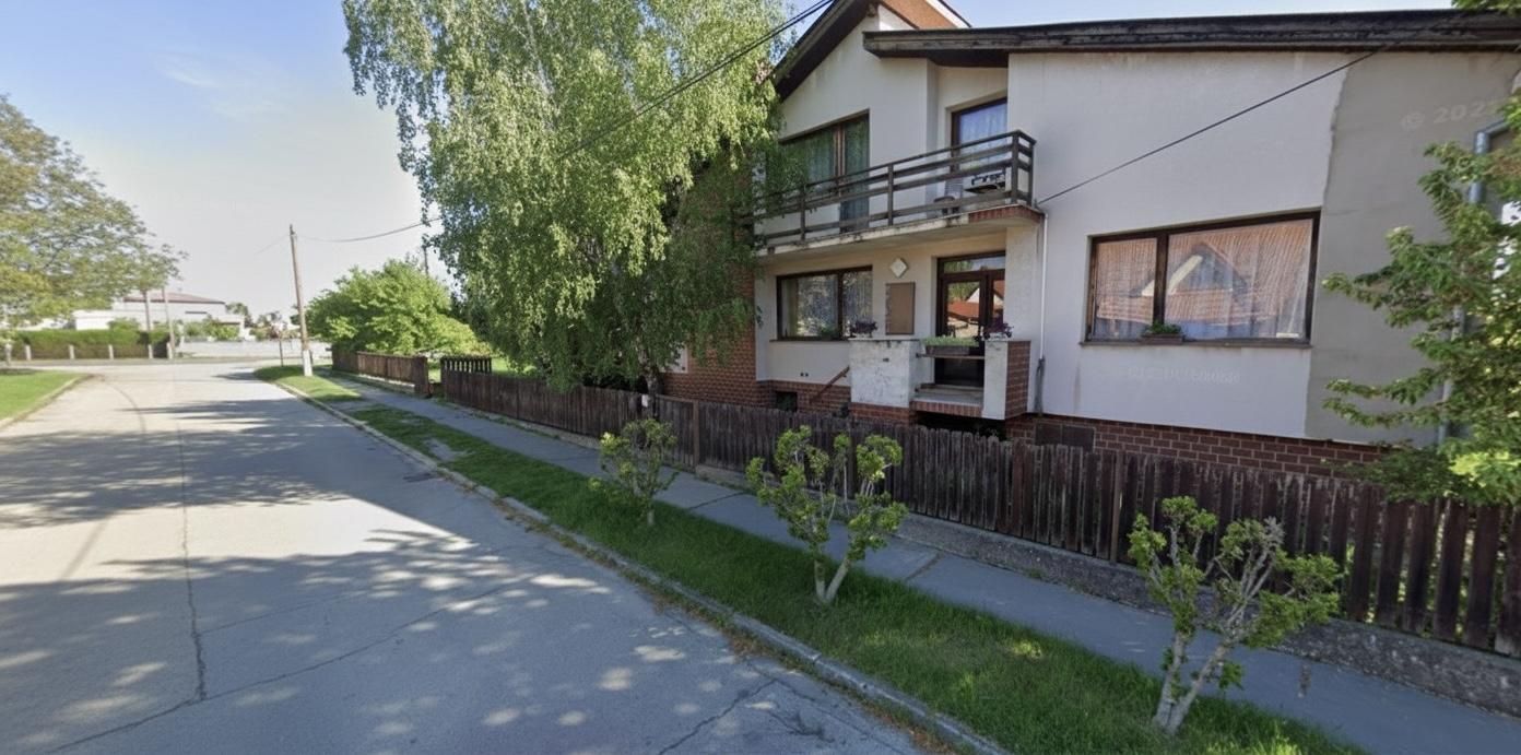 🔑 TOP PONUKA: NA PREDAJ! Obrovský Rodinný Dom so 100% Potenciálom v Seredi!