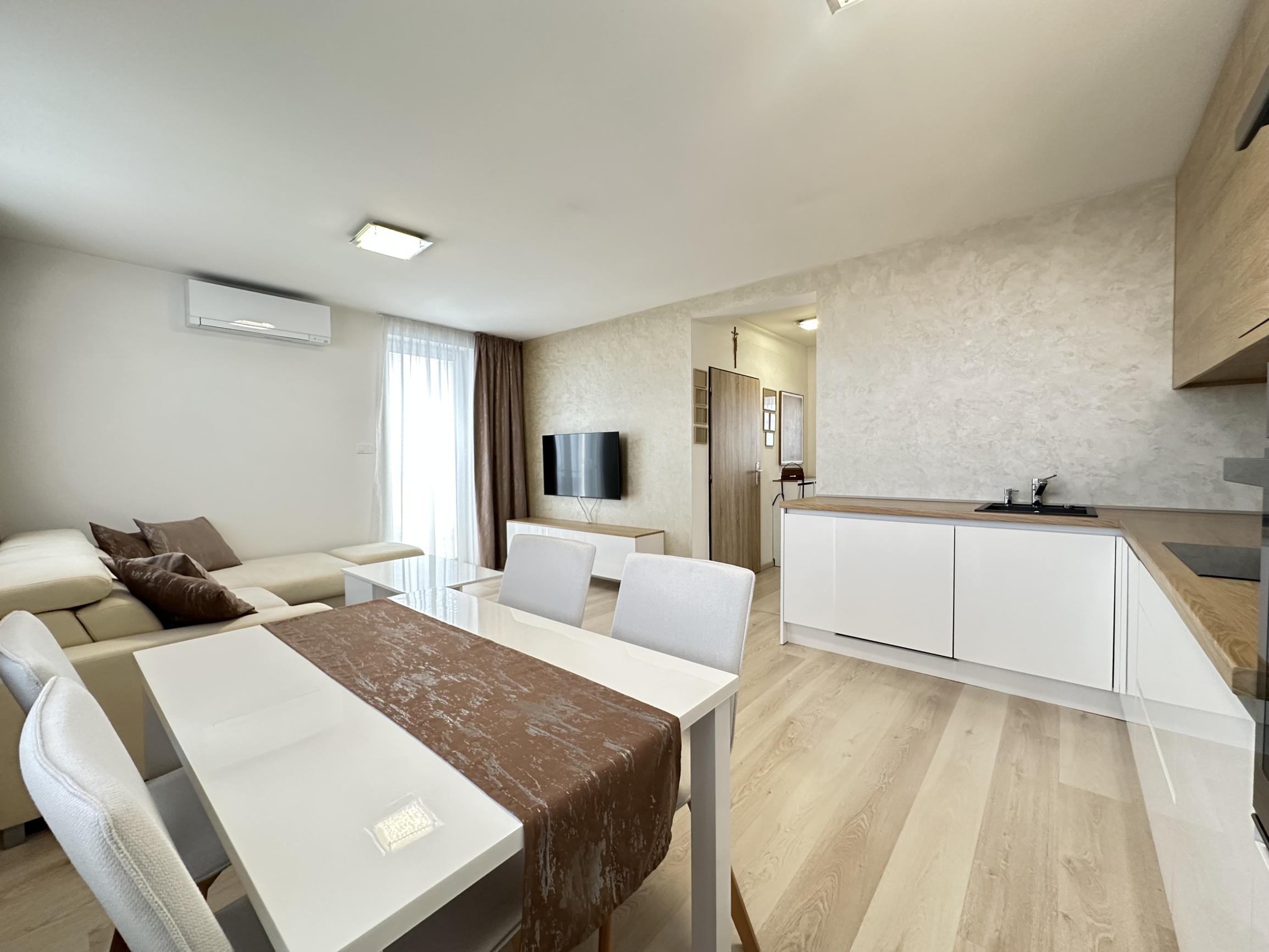 NA PRENÁJOM! Štýlové bývanie s parkovacím miestom, Biely Kostol