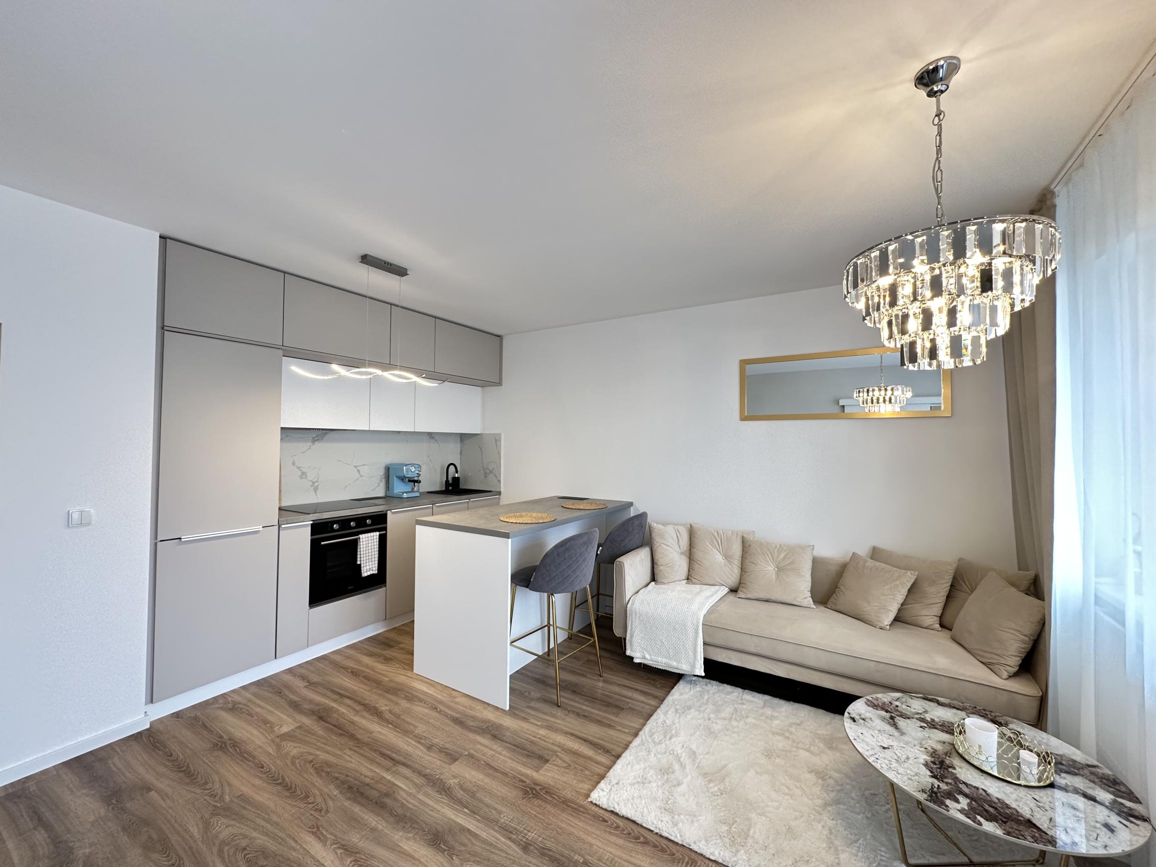 NA PRENÁJOM - Elegantný 2 izbový byt s parkovacím miestom, Opoj