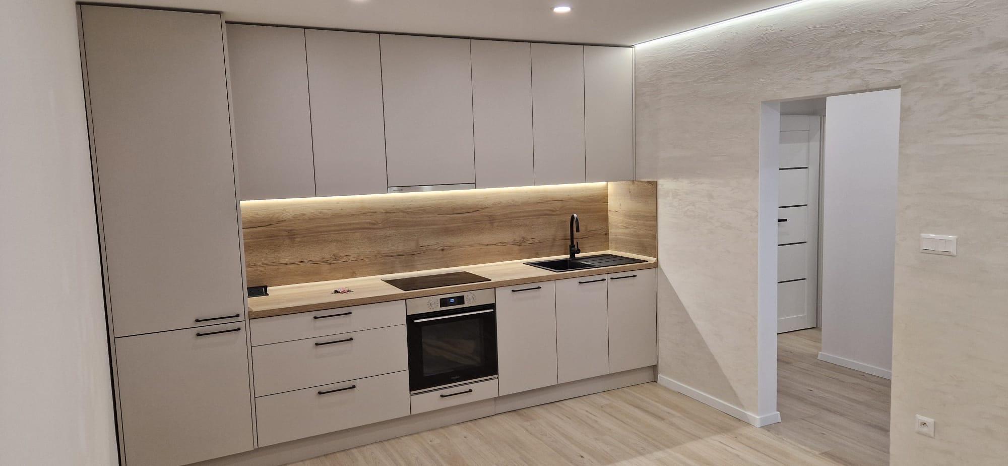 Na predaj 3.izb. byt, 64,5m2 + GARÁŽ vo dvore, kompletná rekonštrukcia