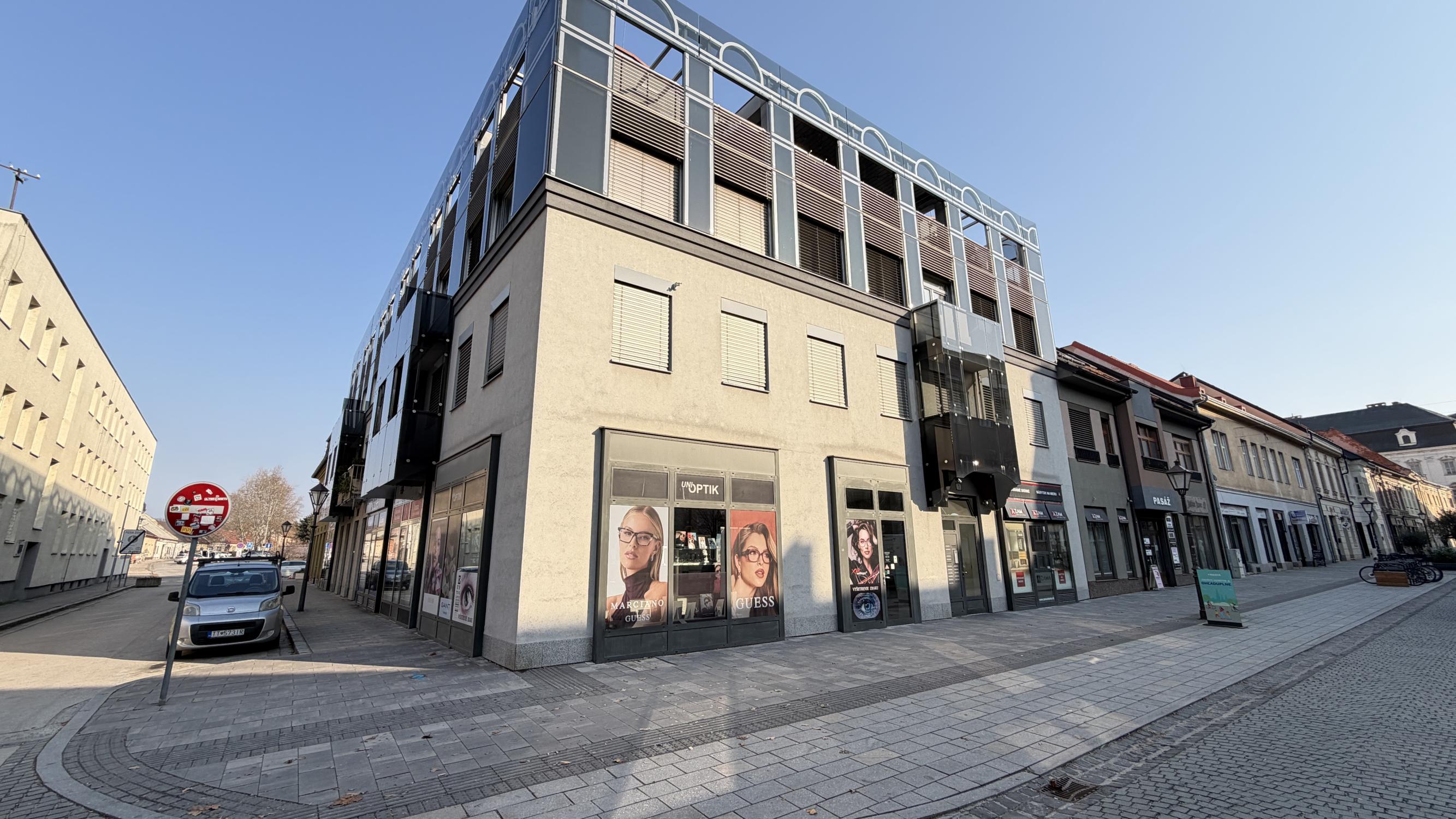 OBCHODNÉ PRIESTORI PRIAMO V CENTRE, výmera 106 m2,Hviezdoslavova, Trnava