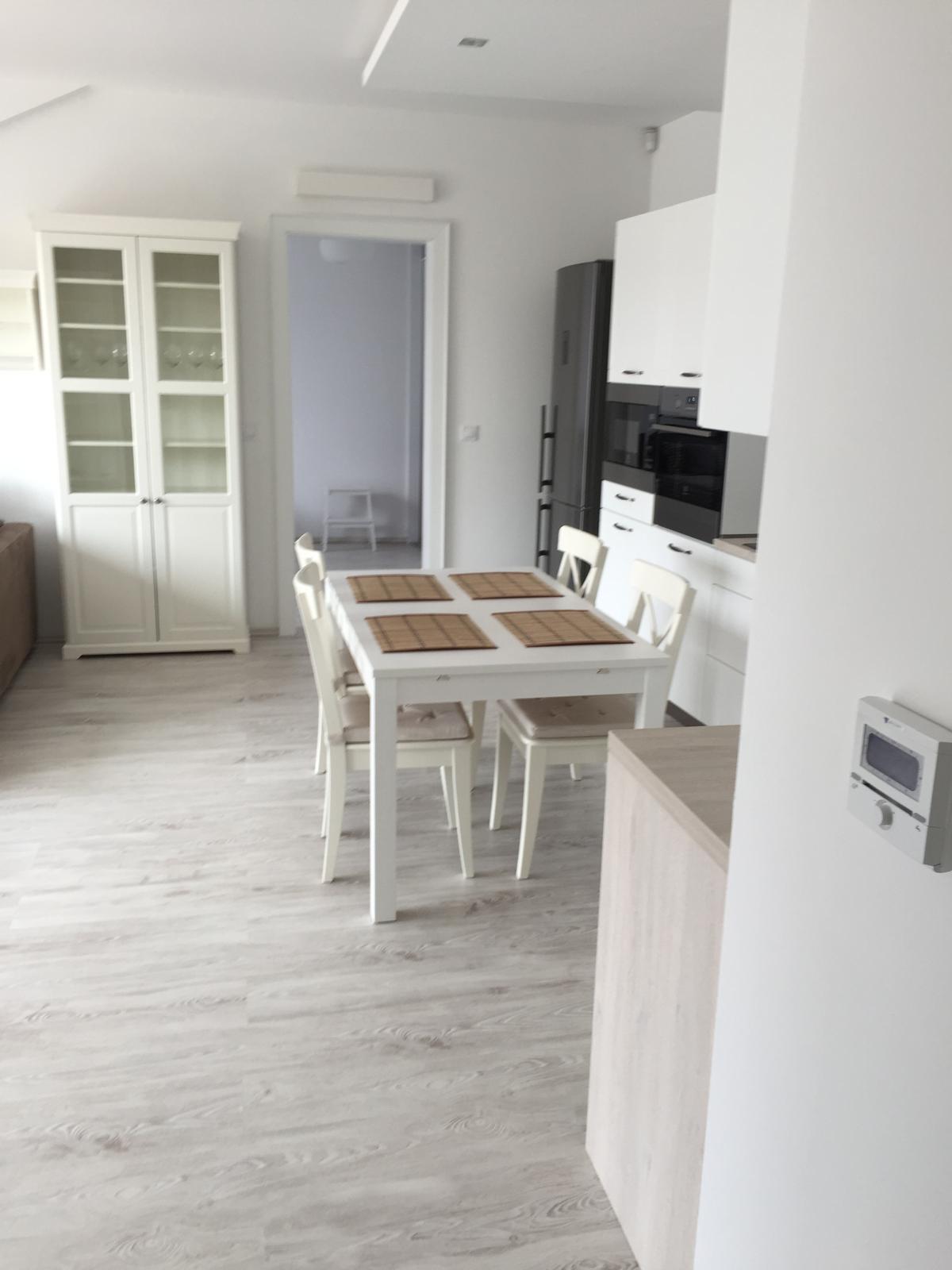 Veľmi pekný, štýlovo zariadený 2izb. byt na 3NP. v centre Trnavy - PRENÁJOM