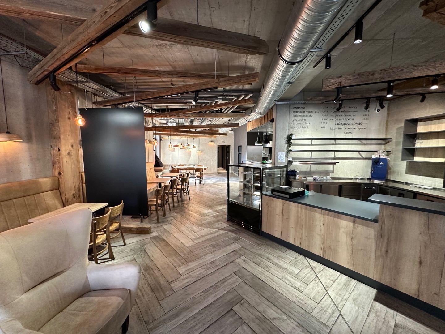 KRÁSNE PRIESTORY, výmera 162,22m2, reštaurácia-bar(alebo iné využitie)  Trnava, ul. Štefánikova