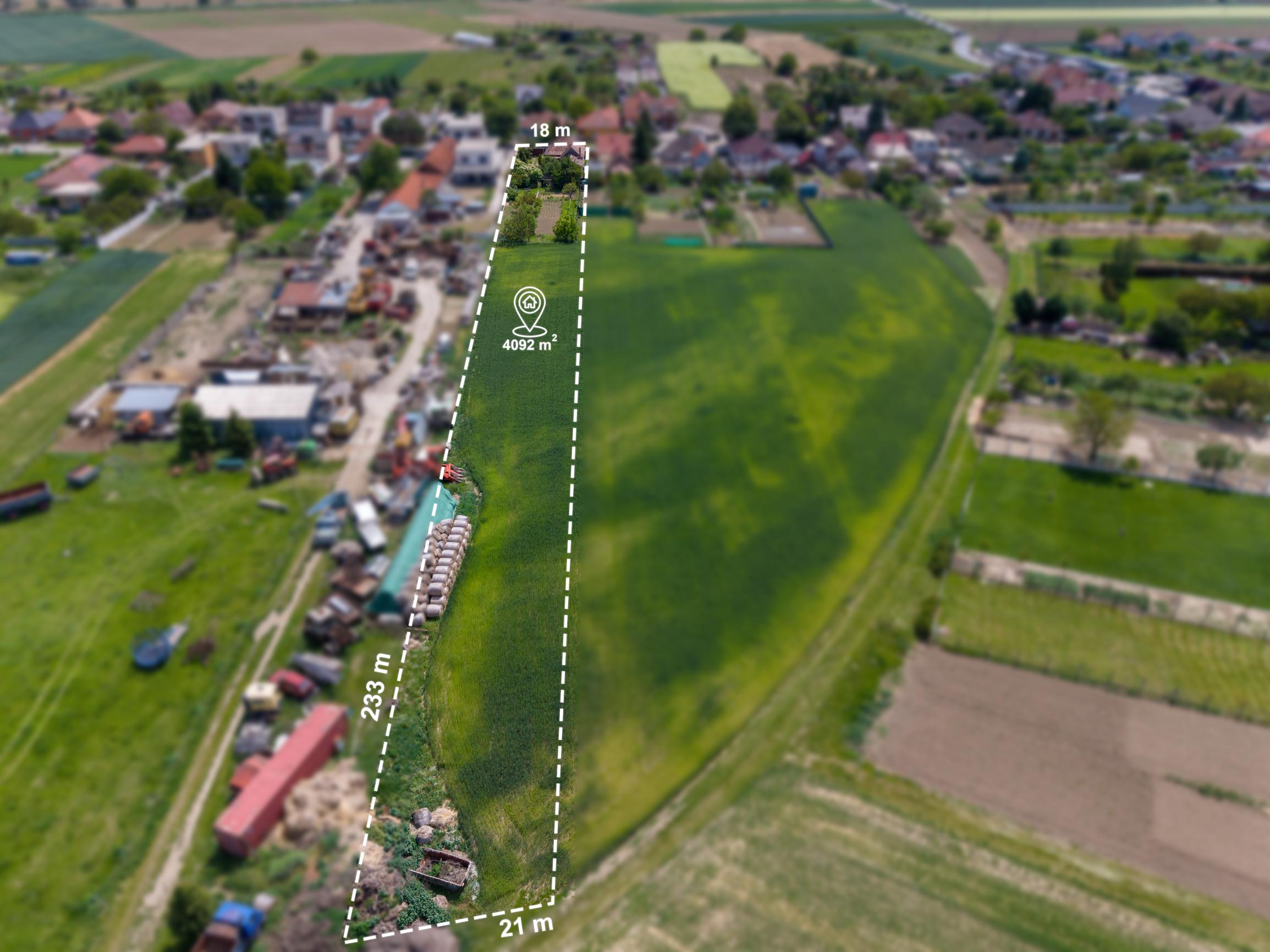 Exkluzívne!!! Na predaj veľkorysý slnečný stavebný pozemok výmera až 4092m2, šírka 18m, Šúrovce,