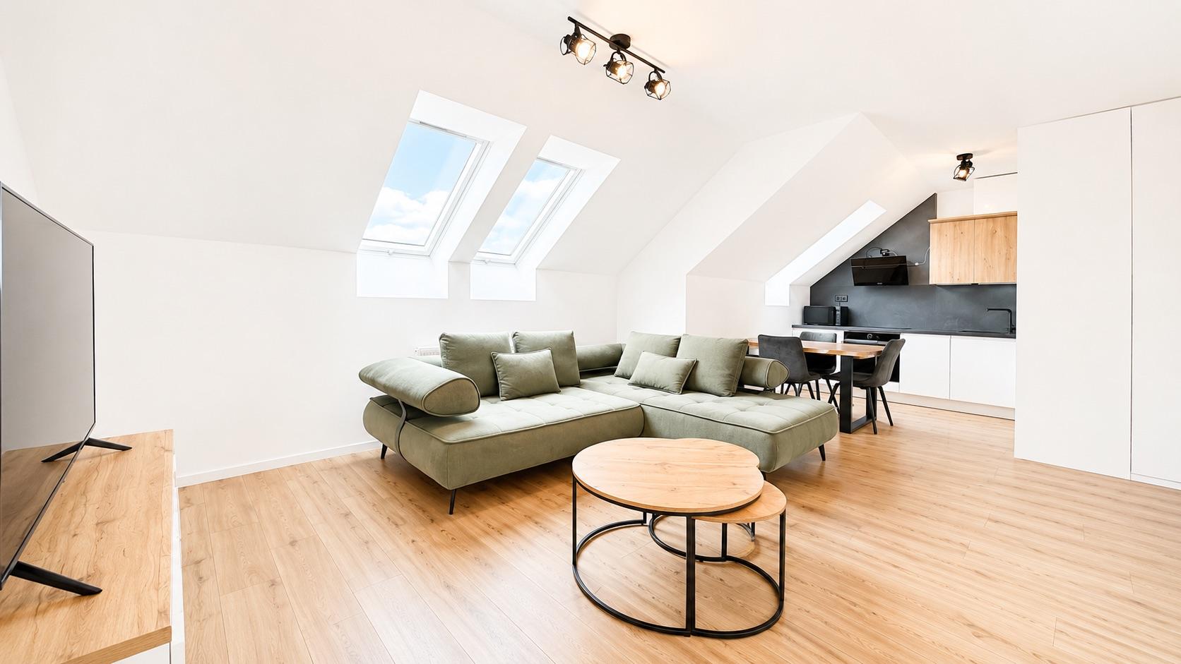 Moderný 2-izbový byt s balkónom a parkovacím miestom v lokalite Zavar