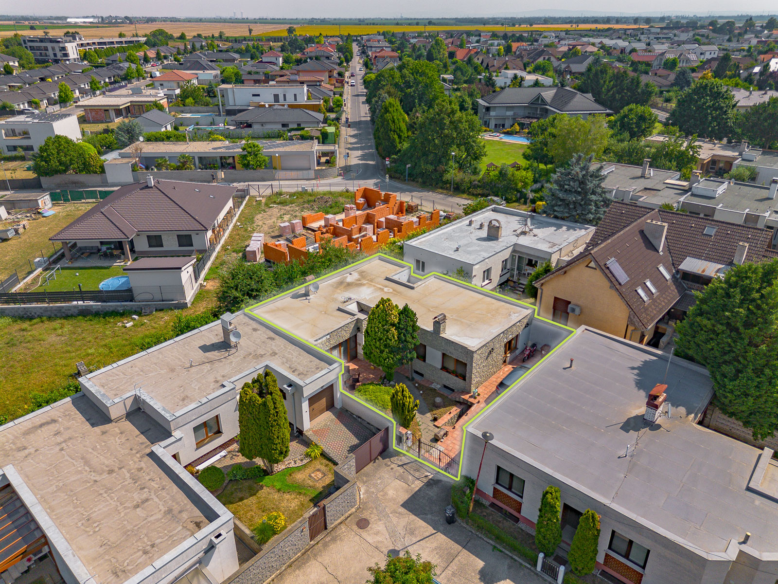 4-izbový rodinný dom na predaj, Trnava – Kopánka (Pekné pole), zariadený, s átriom a terasou