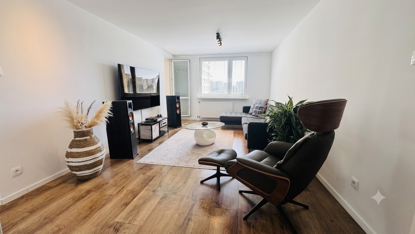 92 m² pohody a ticha: Slnkom zaliaty 4-izbový byt s výhľadom na zeleň (ul. J. Slotu)