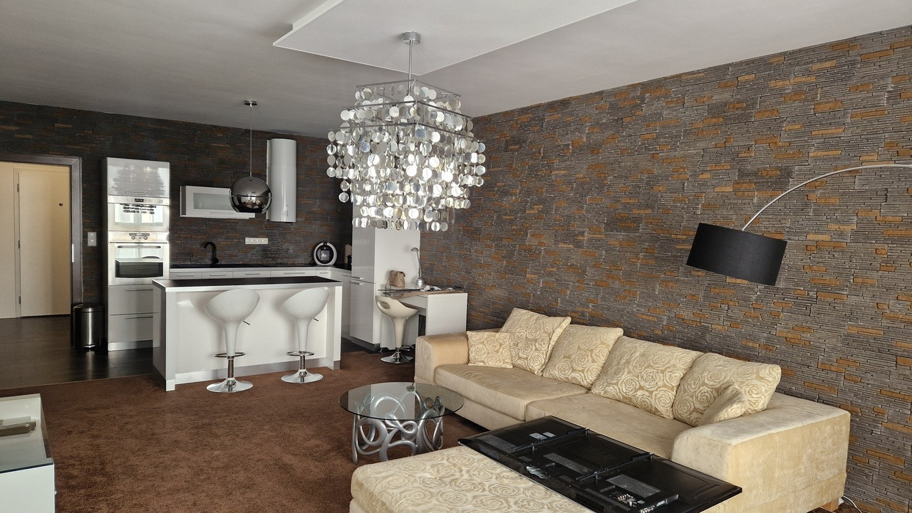 NA PRENÁJOM ! Elegantný 2-izbový byt s loggiou v projekte LEONARDO – centrum Trnavy