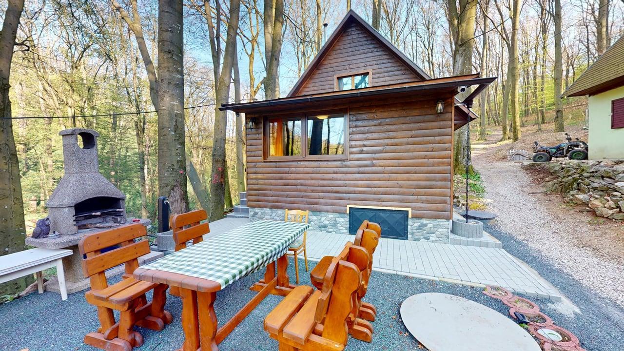 EXKLUZÍVNE !! REKREAČNÁ CHATA, úžitková plocha 70m2, celoročne obývateľná, JAHODNÍK, k.ú LOŠONEC, kompletná rekonštrukcia, 3D obhliadka