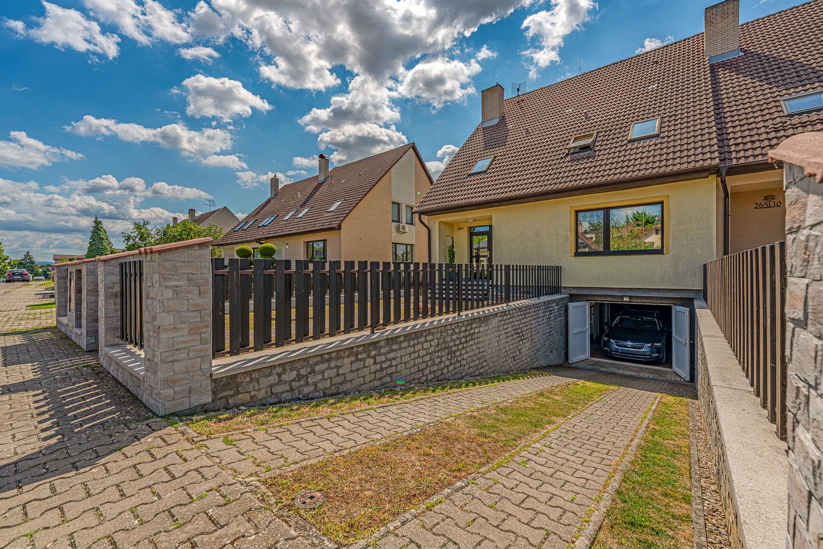 5-izbový rodinný dom 180 m² | pozemok 587 m², garáž a veľká povala | Bzince pod Javorinou
